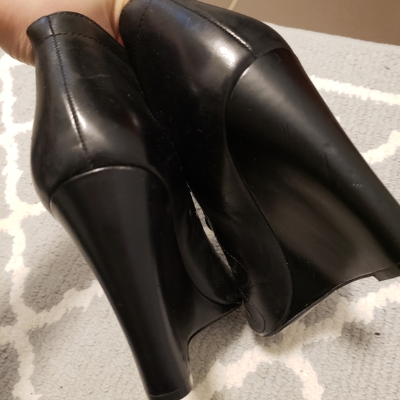 BCBG Generation Wedge Lace Up Heel Leather Black 8M - Picture 4 of 6